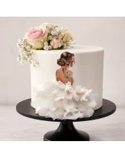 Elegancki tort na wieczór panieński z motywem panny młodej